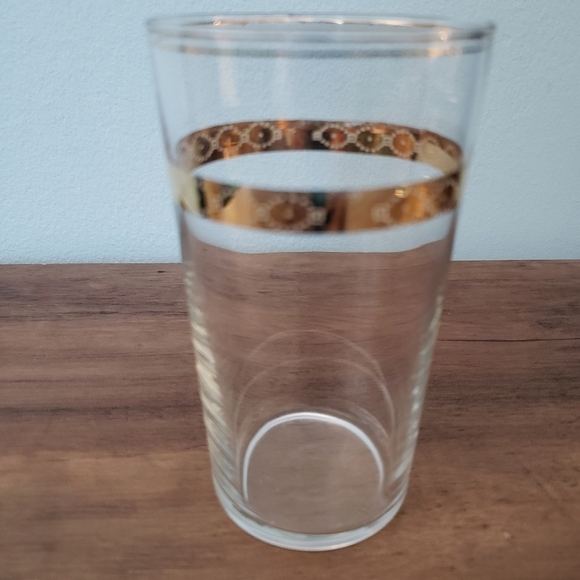 Mid Century Gold Rimmed Carafes and Glasses - Picture 5 of 8